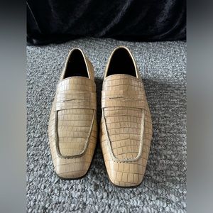 Men’s Donald J Pliner loafer